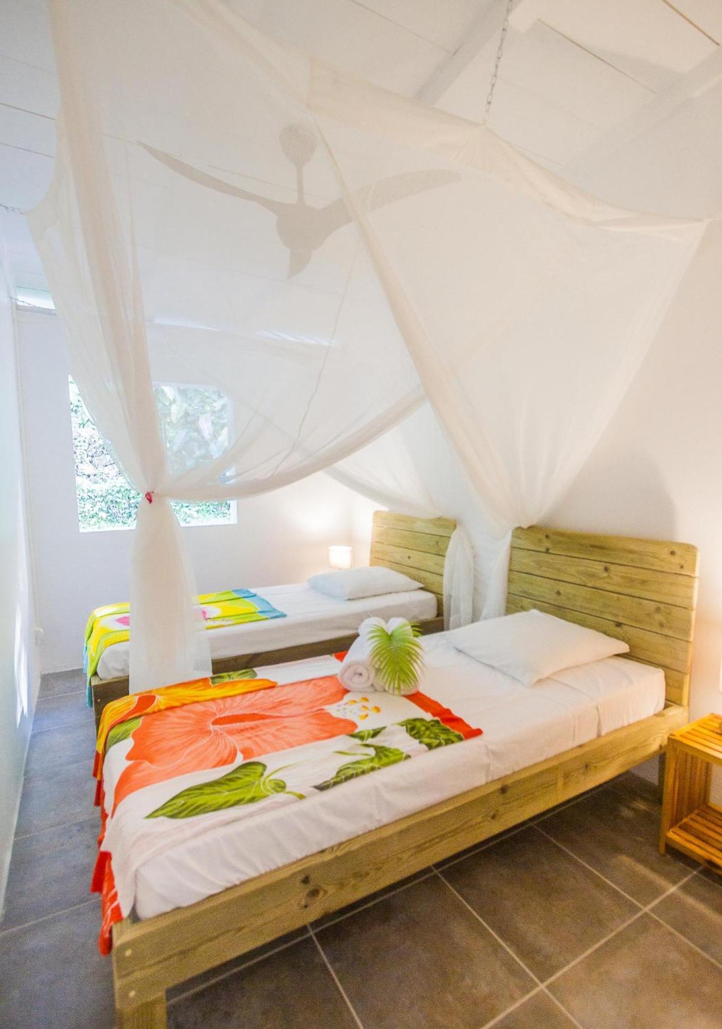 Ecolodges Karet 데샤이에스 외부 사진